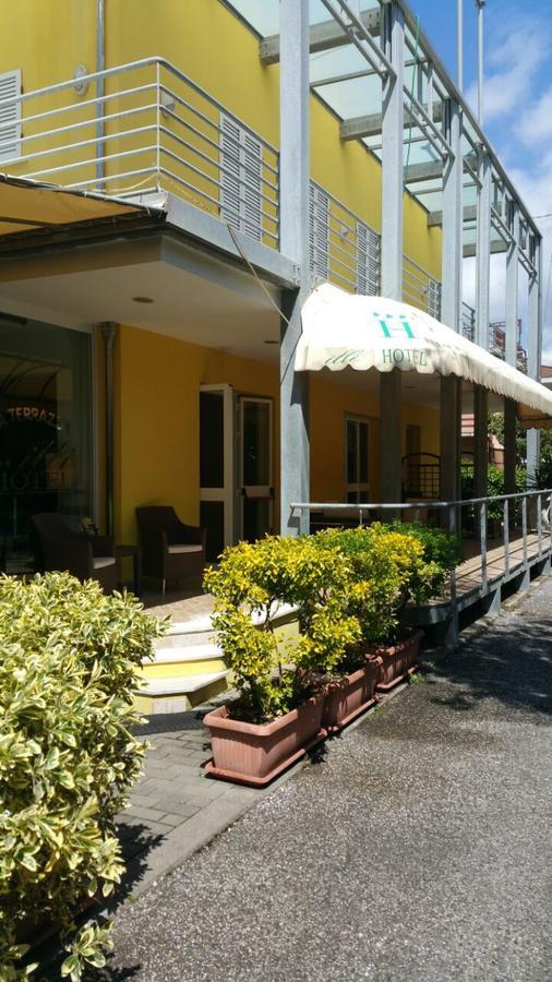 Hotel Illi Marina di Massa Exterior foto